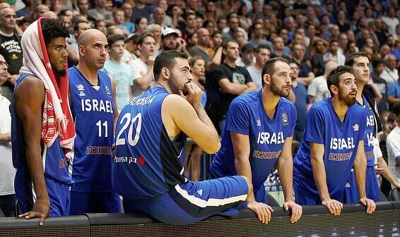 ספסל נבחרת ישראל // צילום: אלן שיבר